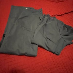 ⭐️⭐️SALE⭐️⭐️ EUC Healing Hands Purple Label Scrub Set